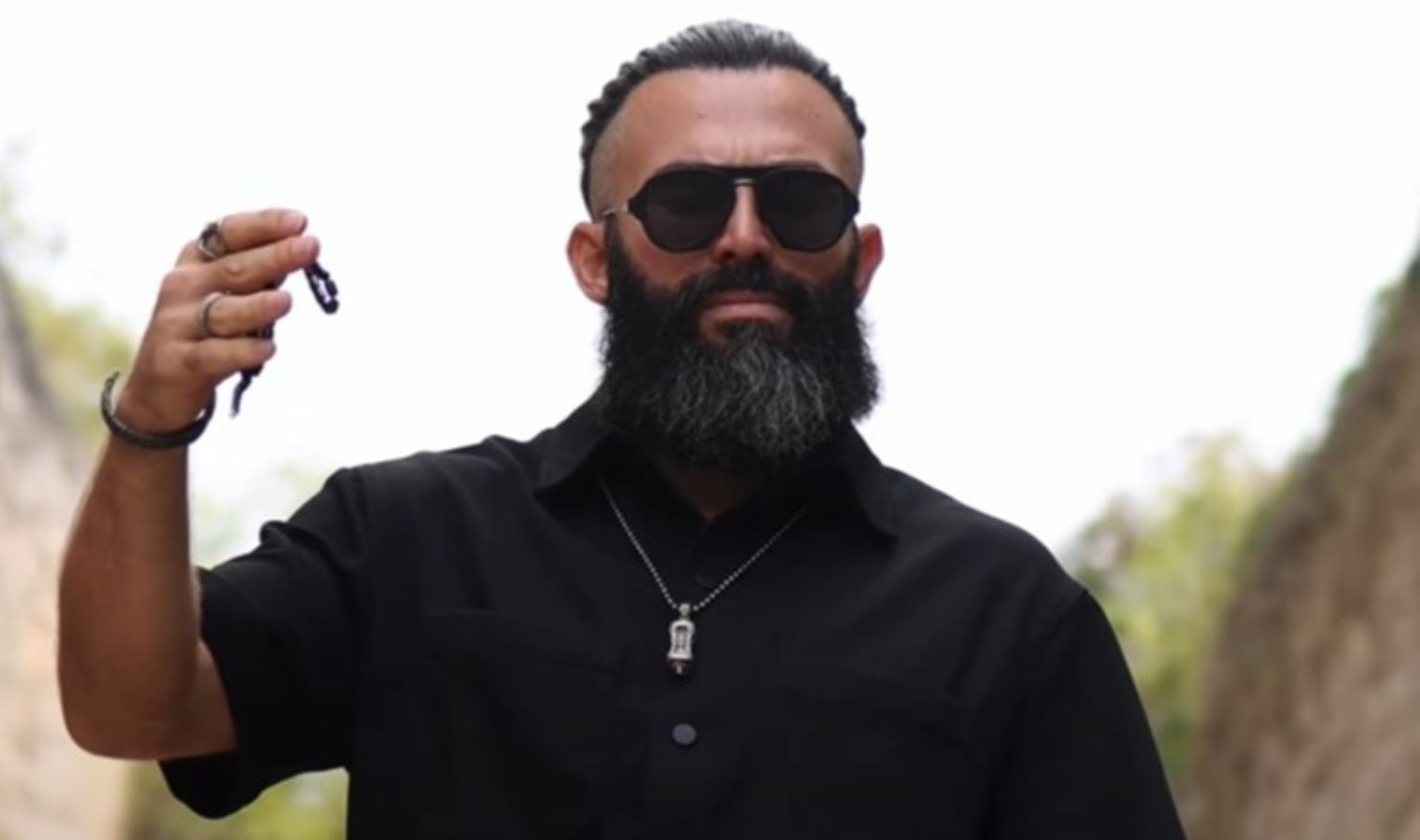 ‘Turabi’nin tepki çeken şarkısına erişim engeli talebi!