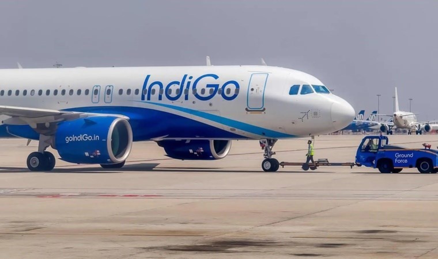 Uçakta acil çıkışı ‘yanlışlıkla’ açan adam tutuklandı