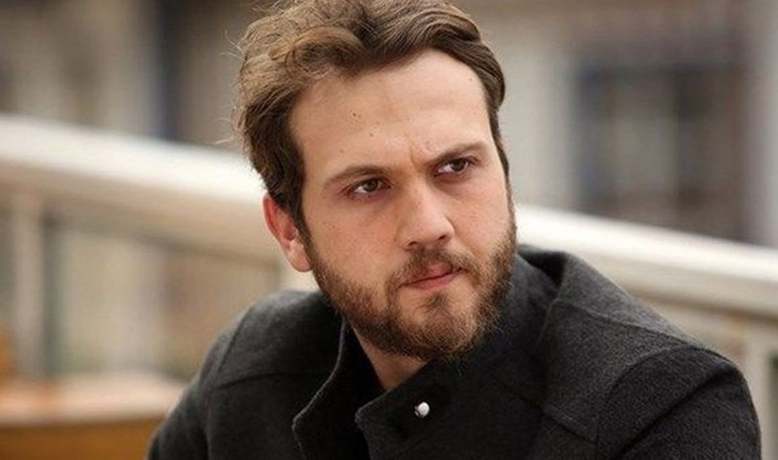 Ünlü oyuncu Aras Bulut İynemli’nin acı kaybı: Babasını kaybetti!