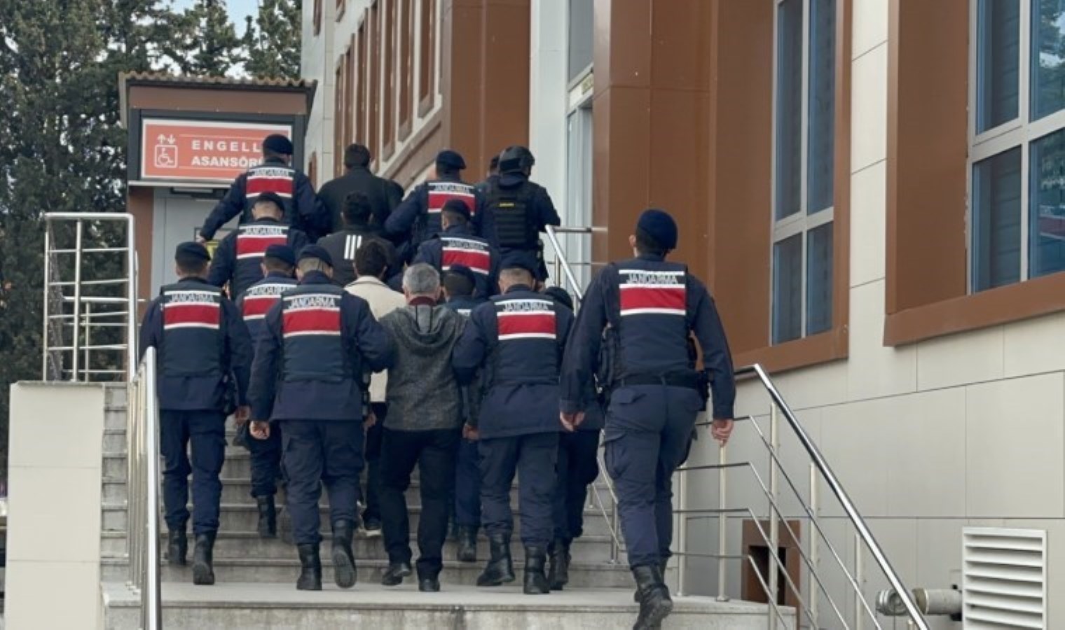 Yalova’da içme suyunda ‘köpüklenme’ olayı şüphelileri adliyede