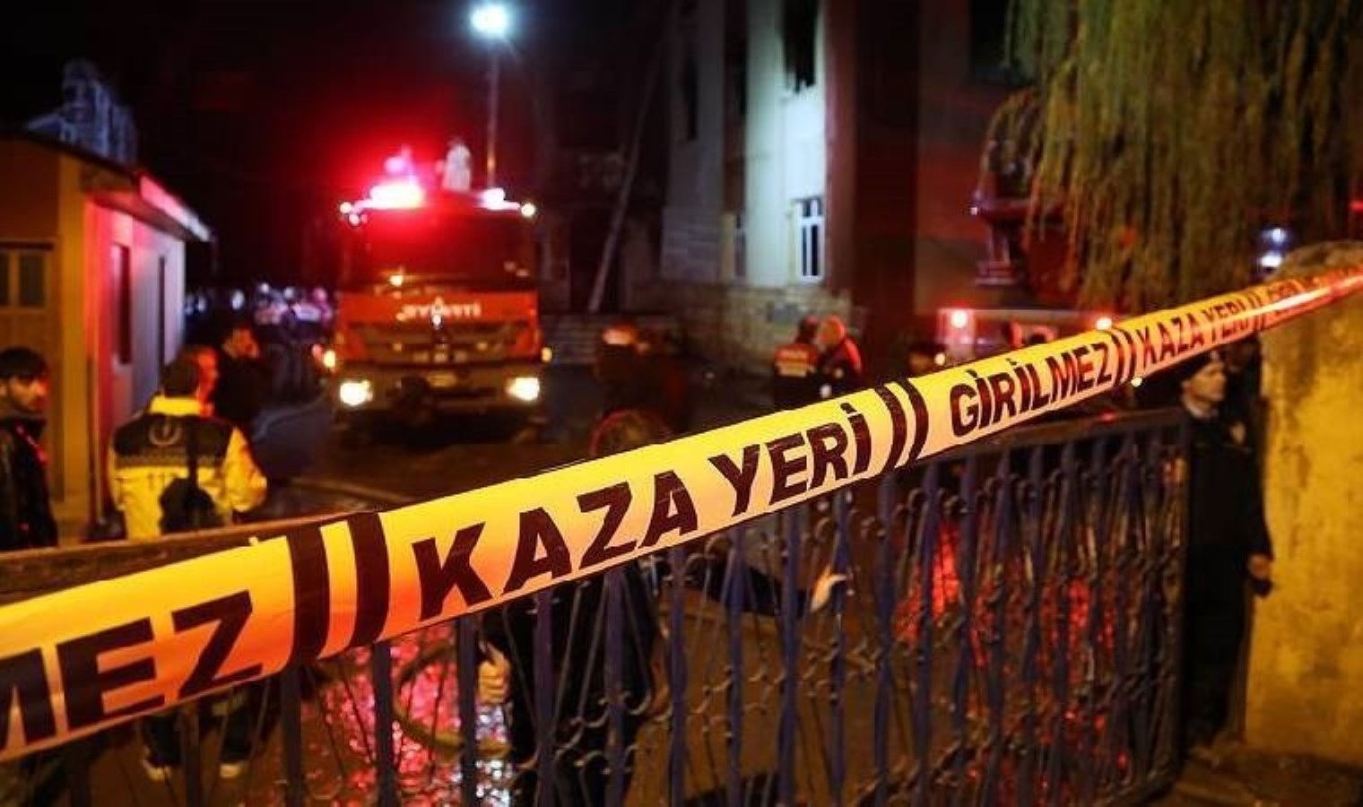 Yangın çıktı, yalnız yaşadığı evde mahsur kaldı!