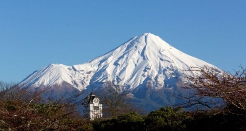 Yeni Zelanda bir dağa insan hakları verdi: “Taranaki Mounga” artık yasal bir kişilik