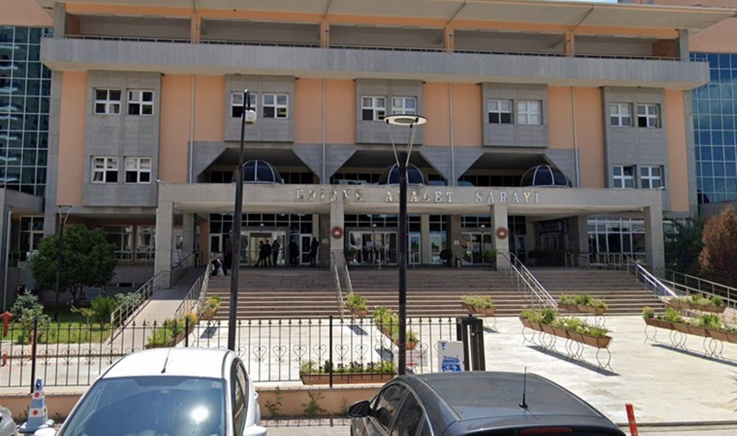 Yunanistan’a kaçacaklardı: FETÖ şüphelisi eski hakim ve savcı tutuklandı