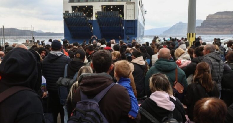 Yunanistan’da Santorini alarmı: Okullarda tatil süresi uzatıldı