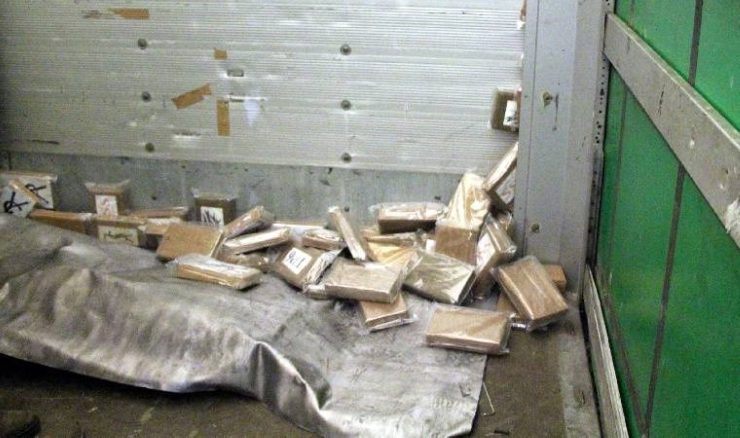 Yurda sokulacaktı… Kapıkule’de bir TIR’da 67 kilo uyuşturucu yakalandı!