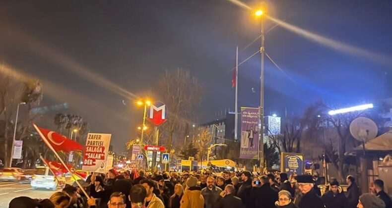 Zafer Partisi lideri Ümit Özdağ’a destek için ‘Vatan Emniyet’ önünde toplanıldı