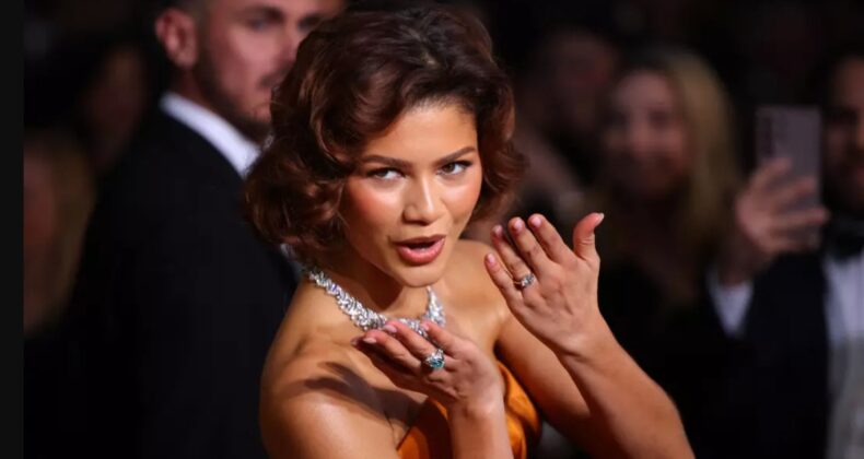 Zendaya, parmağındaki dev elmas yüzükle 2025 Altın Küre Ödülleri’ne katıldı