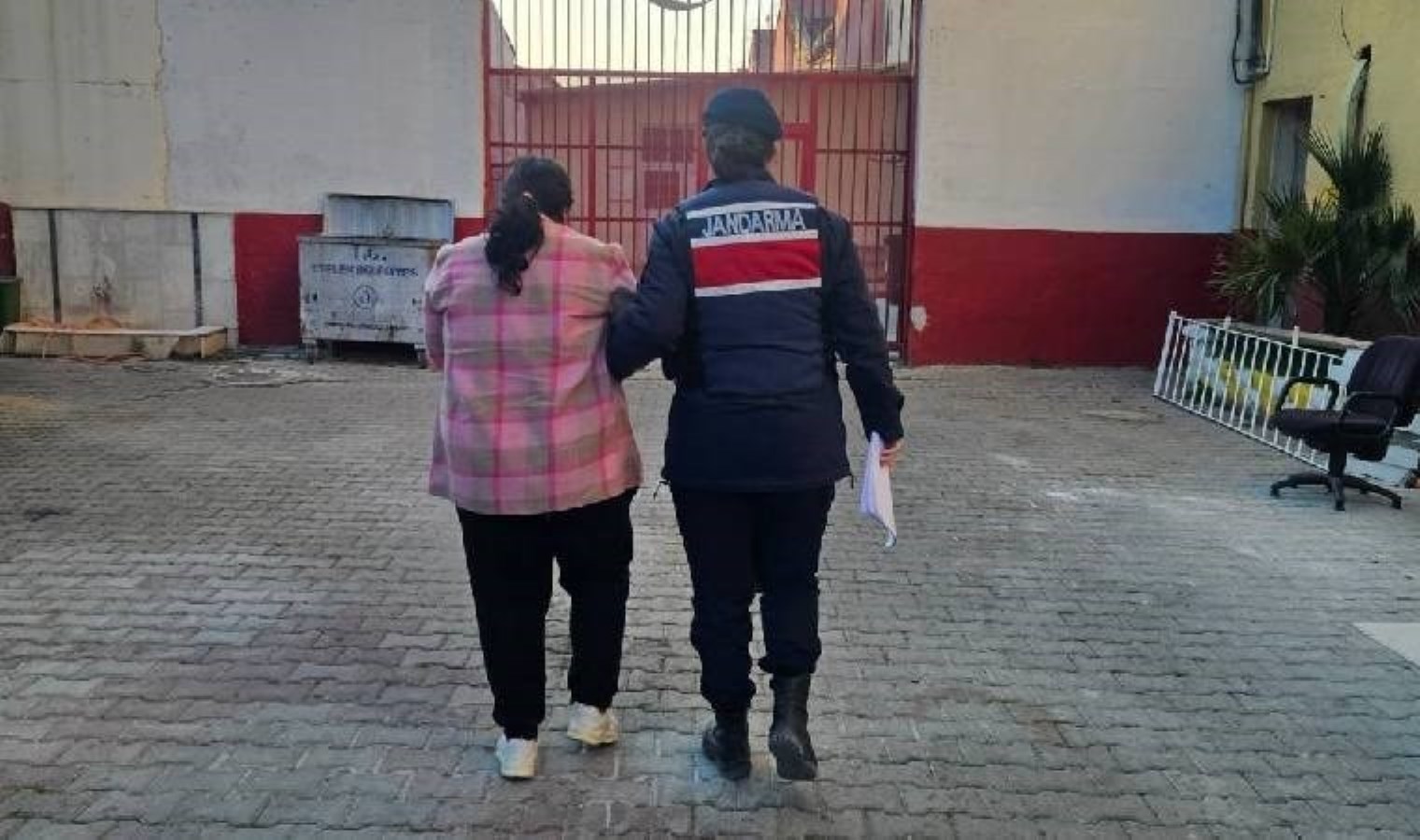 11 yıl hapis cezasıyla aranıyordu… Bağ evinde yakalandı!