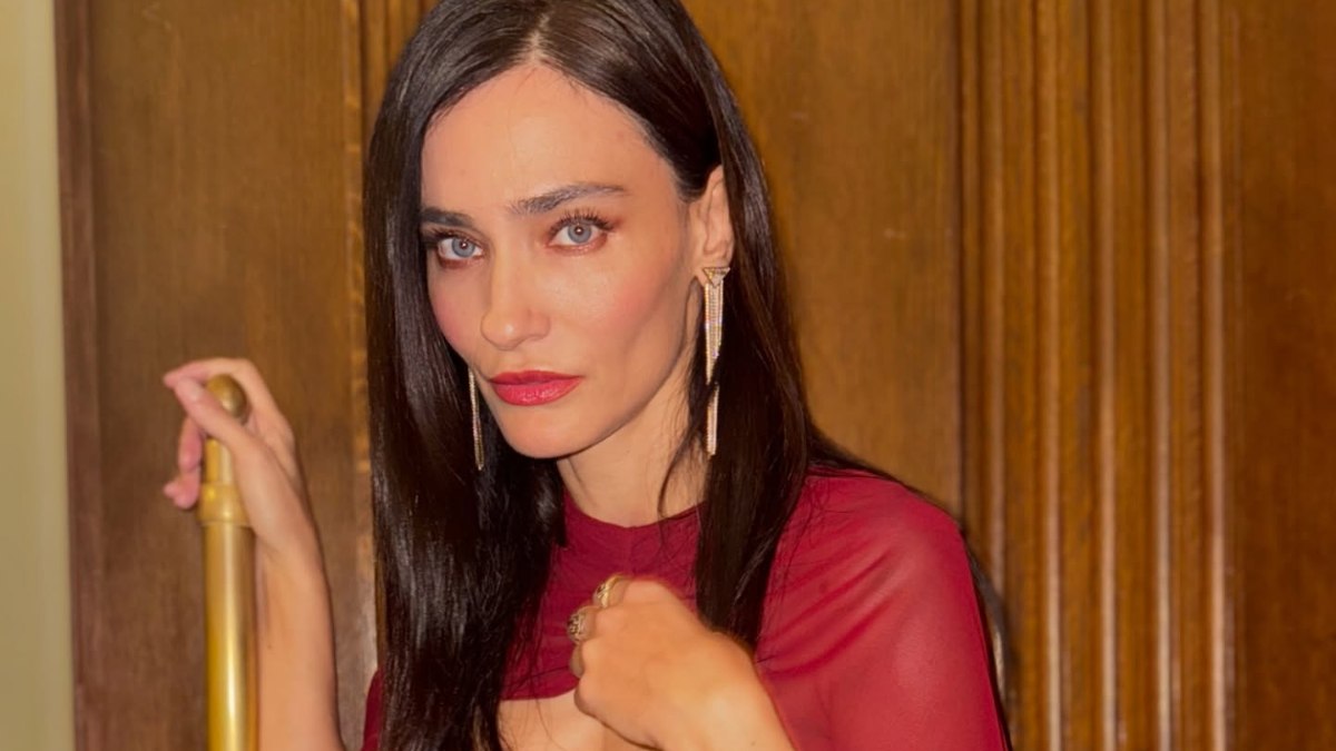 11 yıllık evliliğini bitirdi! Oyuncu Saadet Işıl Aksoy Amerika’dan Türkiye’ye döndü