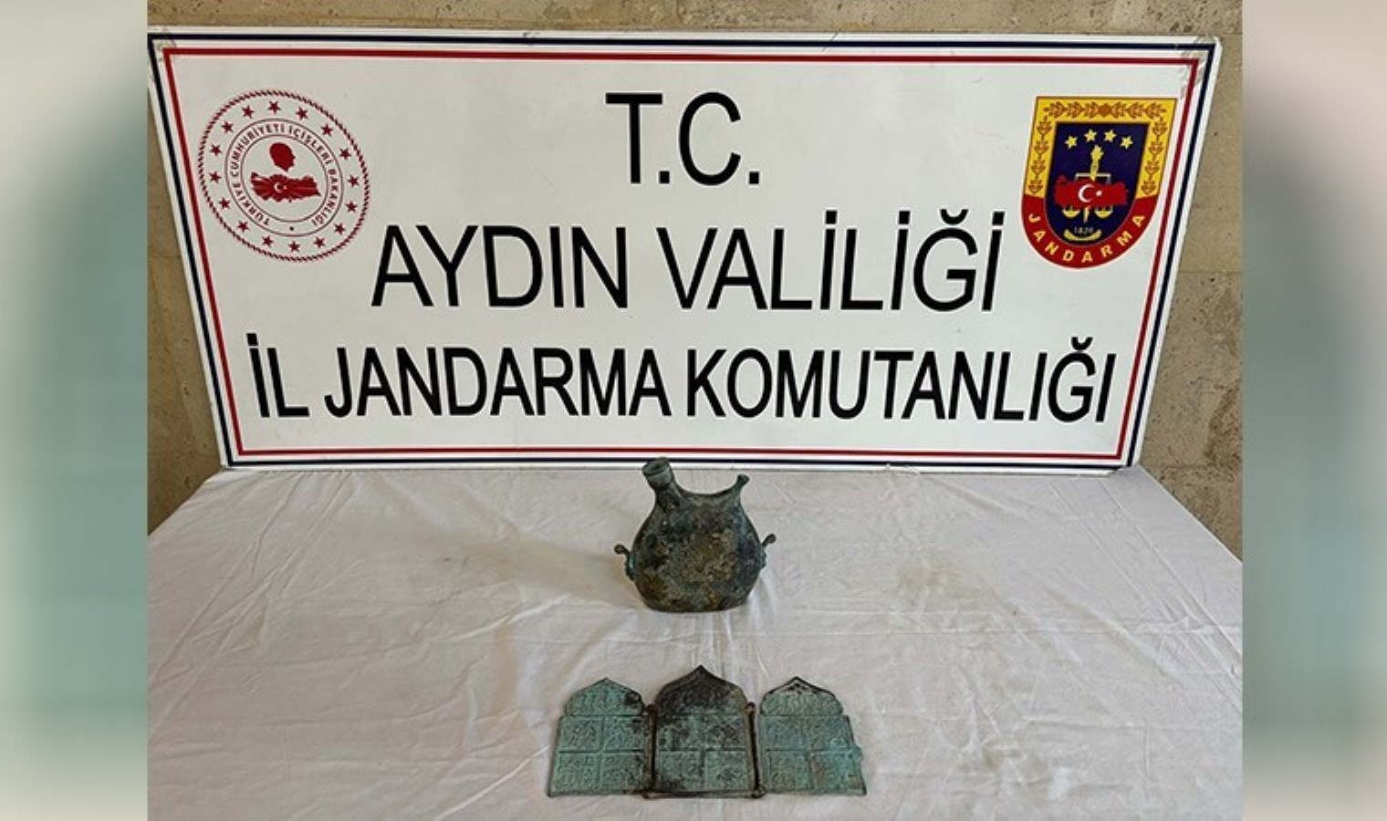 200 bin dolar değerinde tarihi eser ile yakalandılar: 2 kişi gözaltına alındı