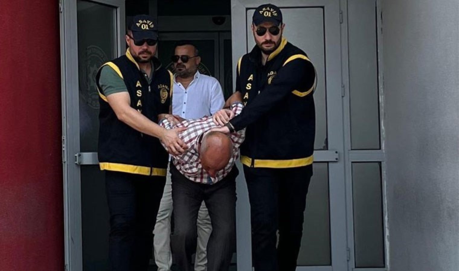 26 yıl önce çocuğu vahşice katletti, cezaevinden çıkınca oda arkadaşını öldürüp cesedi aynı şekilde sakladı