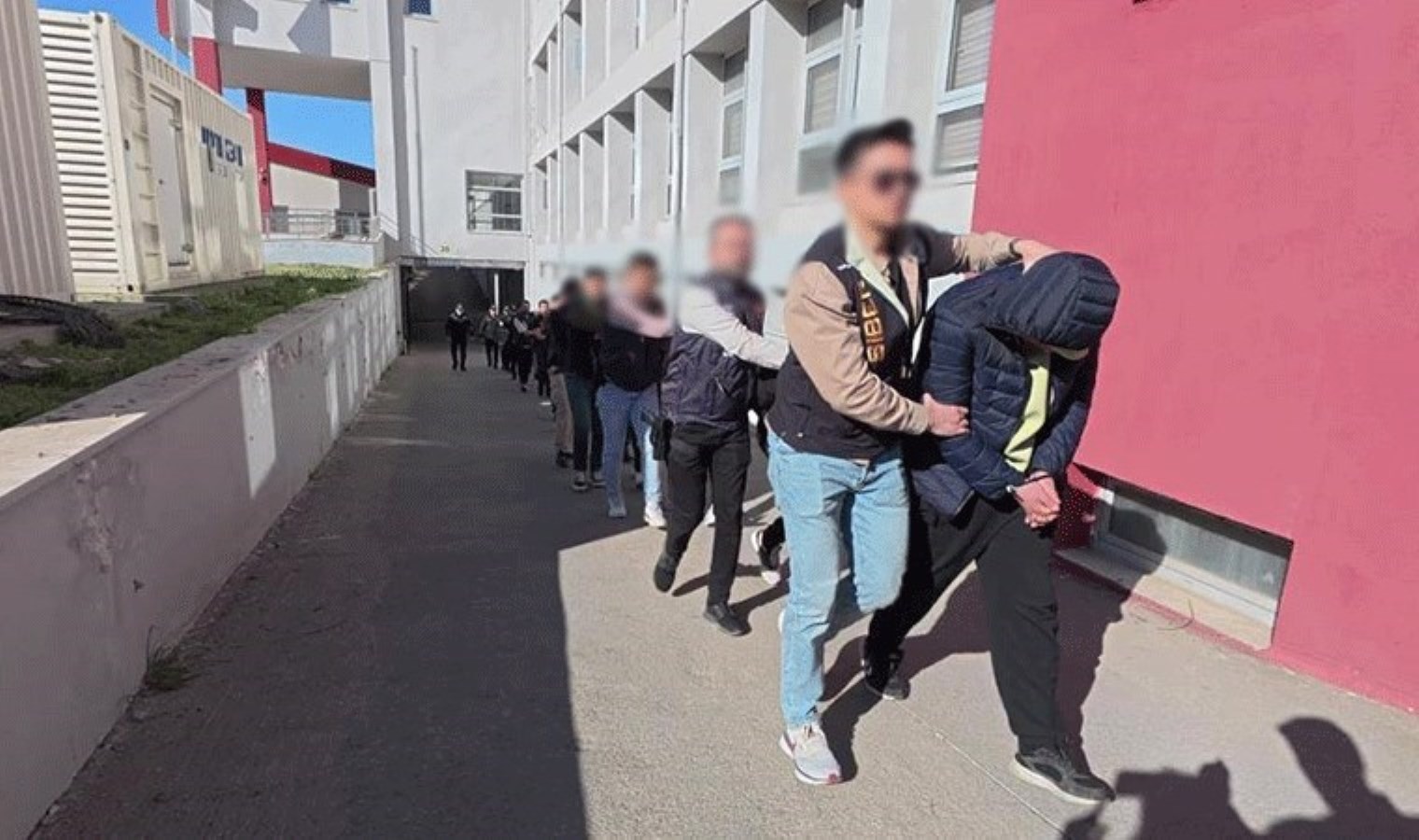 3 ilde milyon dolarlık yasa dışı bahis operasyonu: 13 tutuklama:!