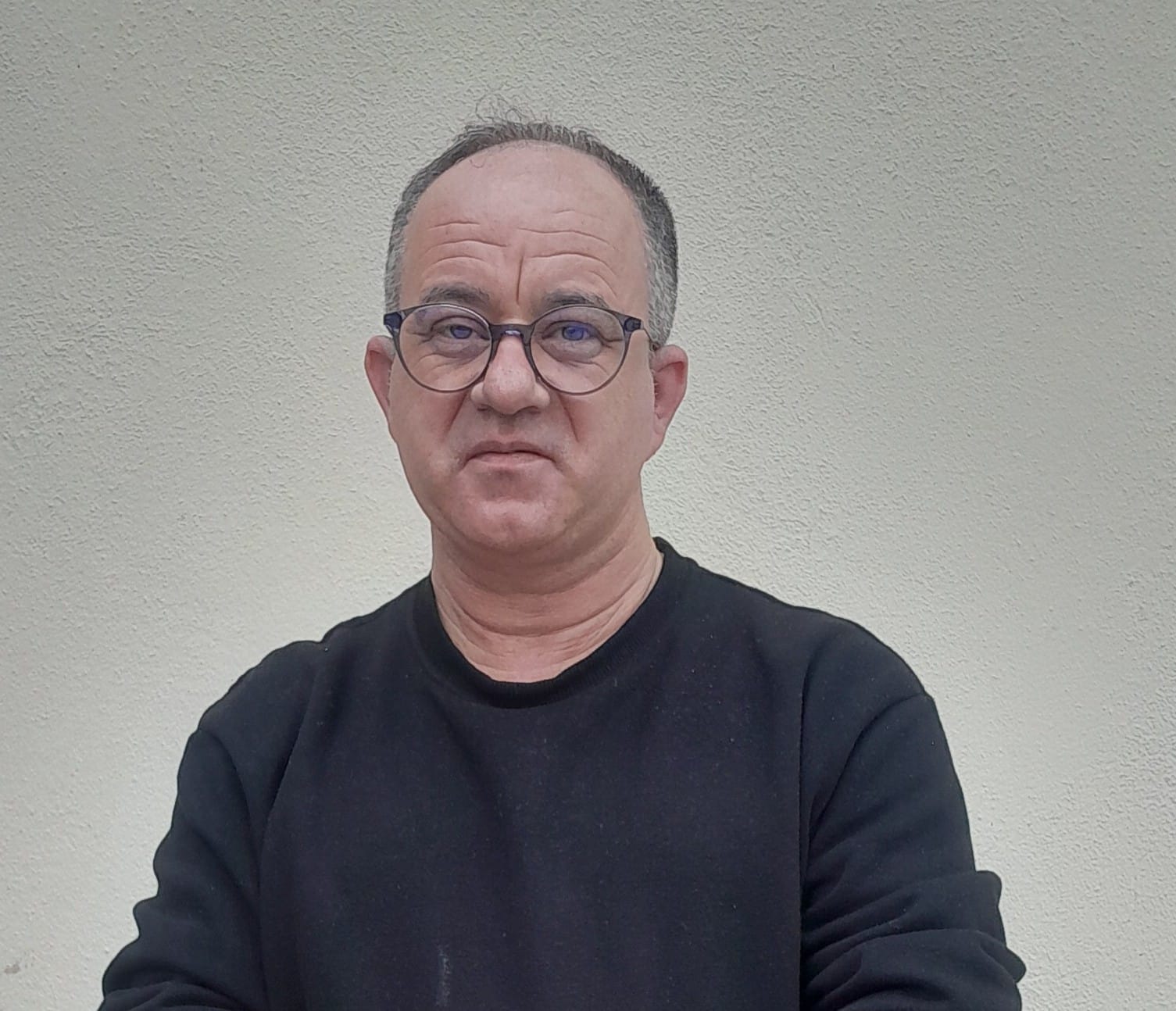 Yazar Suat Kuş, Edebiyat ve Sanata Olan Tutkusuyla Dikkat Çekiyor