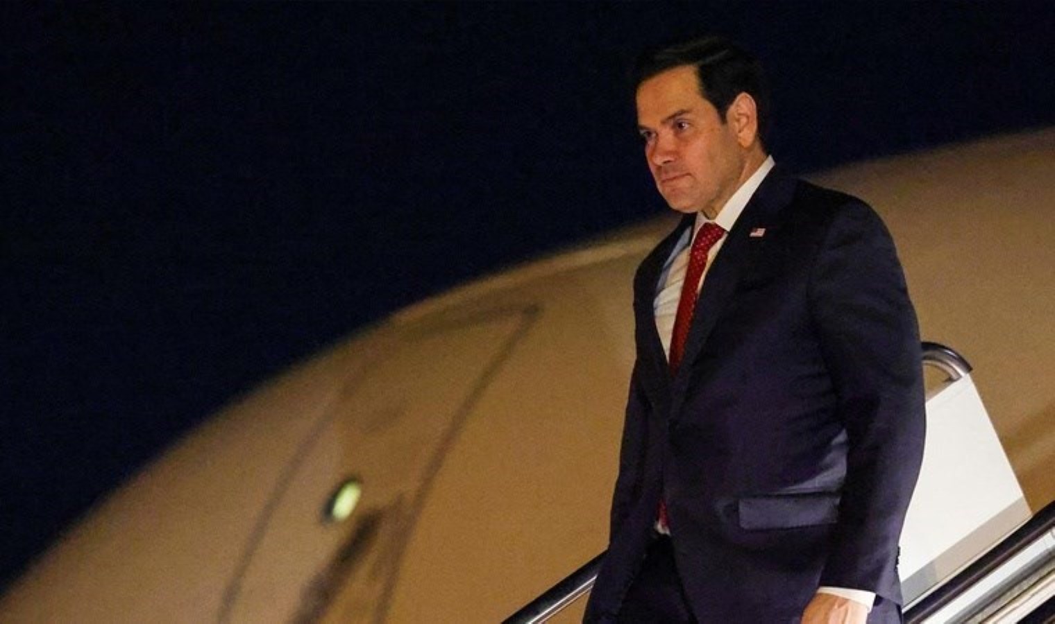 ABD’li bakanın bulunduğu uçakta ‘mekanik sorun’