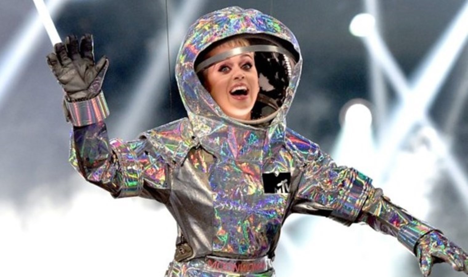 ABD’li şarkıcı Katy Perry uzaya gidiyor! Jeff Bezos’un şirketiyle anlaştı