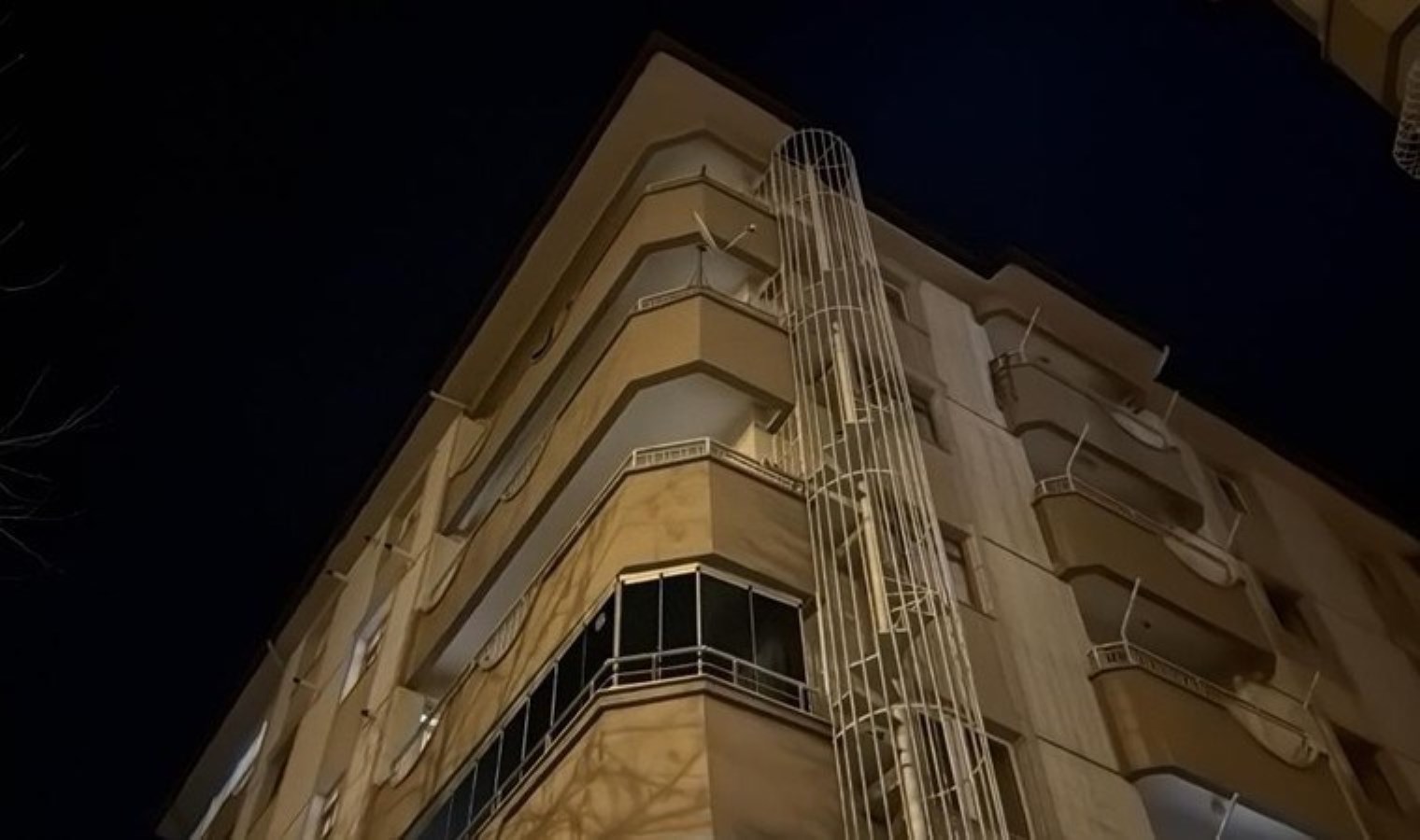 Acı olay… Balkondan düşen bebek hayatını kaybetti