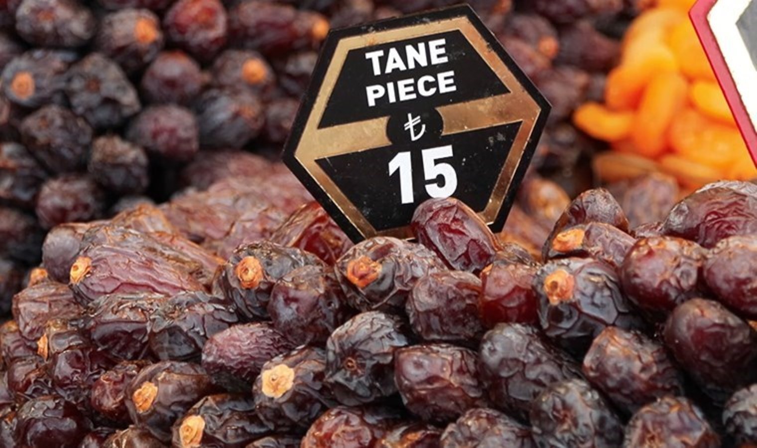 Açıkta satılan hurmada büyük tehlike: ‘Kanserojen aflatoksin’