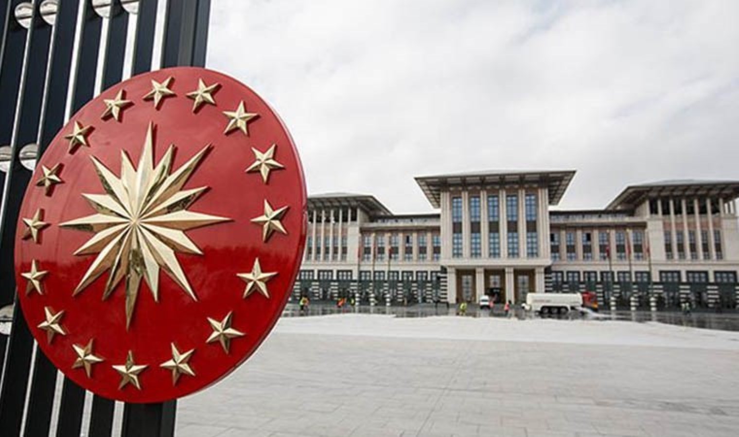 AKP’lilerin de katıldığı HÜDA PAR çalıştayı kriz yarattı: Mehmet Uçum ‘ihanet’ dedi, Mehmet Metiner yanıt verdi