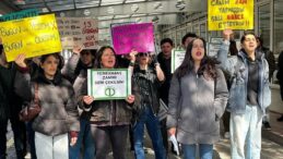 Anadolu Üniversitesi öğrencilerinden yemekhane ücretlerine gelen zamma protesto