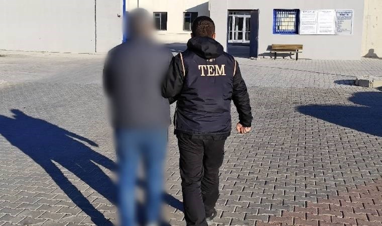 Aranıyordu… Firari FETÖ üyesi polis tarafından yakalandı!