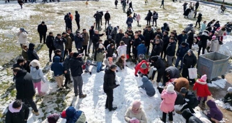 Arnavutköy’de çocuklar kara doydu: Kardan Adam Yarışması düzenlendi!