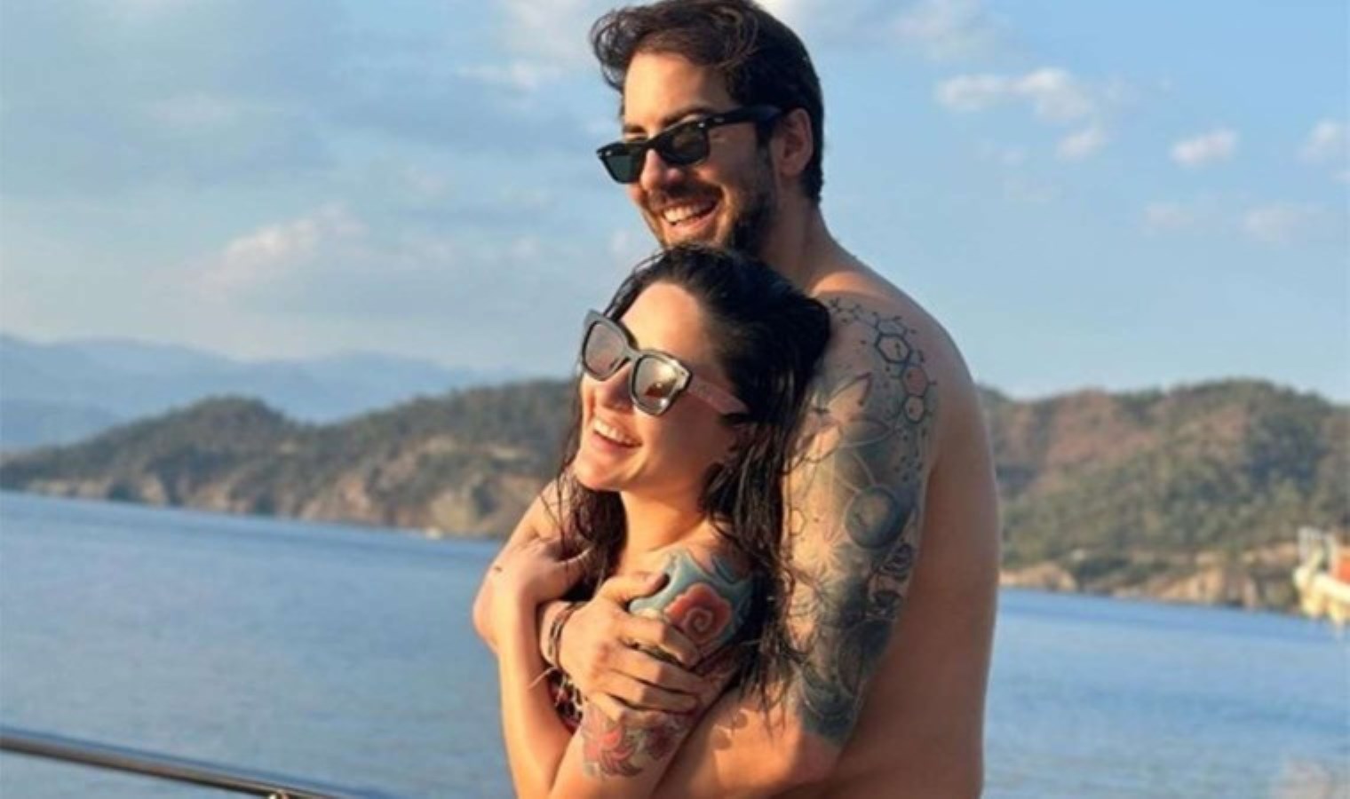 Ayrıldıkları konuşuluyordu: Melek Mosso ‘boşanma’ açıklaması!