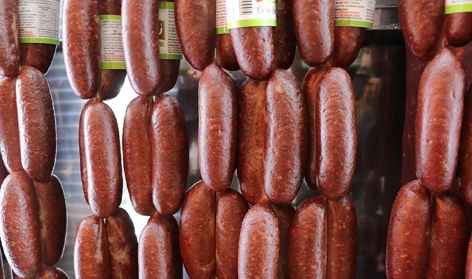 Bakanlık listeyi güncelledi! Ünlü gıda firması ifşa oldu: ‘Sucuk’ yerine at, eşek ve katır eti yedirmişler!
