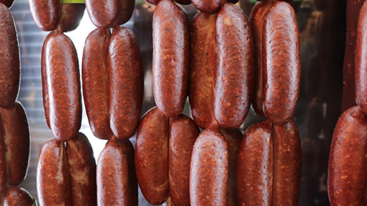 Bakanlık listeyi yeniledi! Sucukta at ve eşek eti