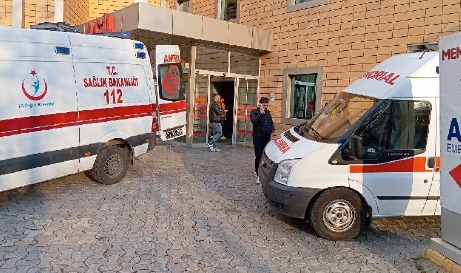 Bekçiler ile şüpheliler arasında çatışma: Ölü ve yaralılar var!