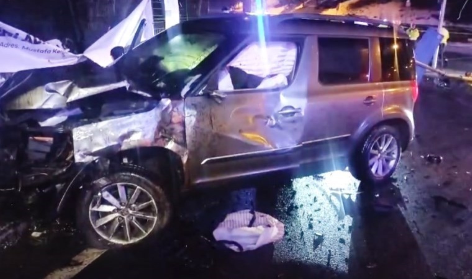 Buzlanma kazayı getirdi: Ataşehir’de sürücü ağır yaralandı!