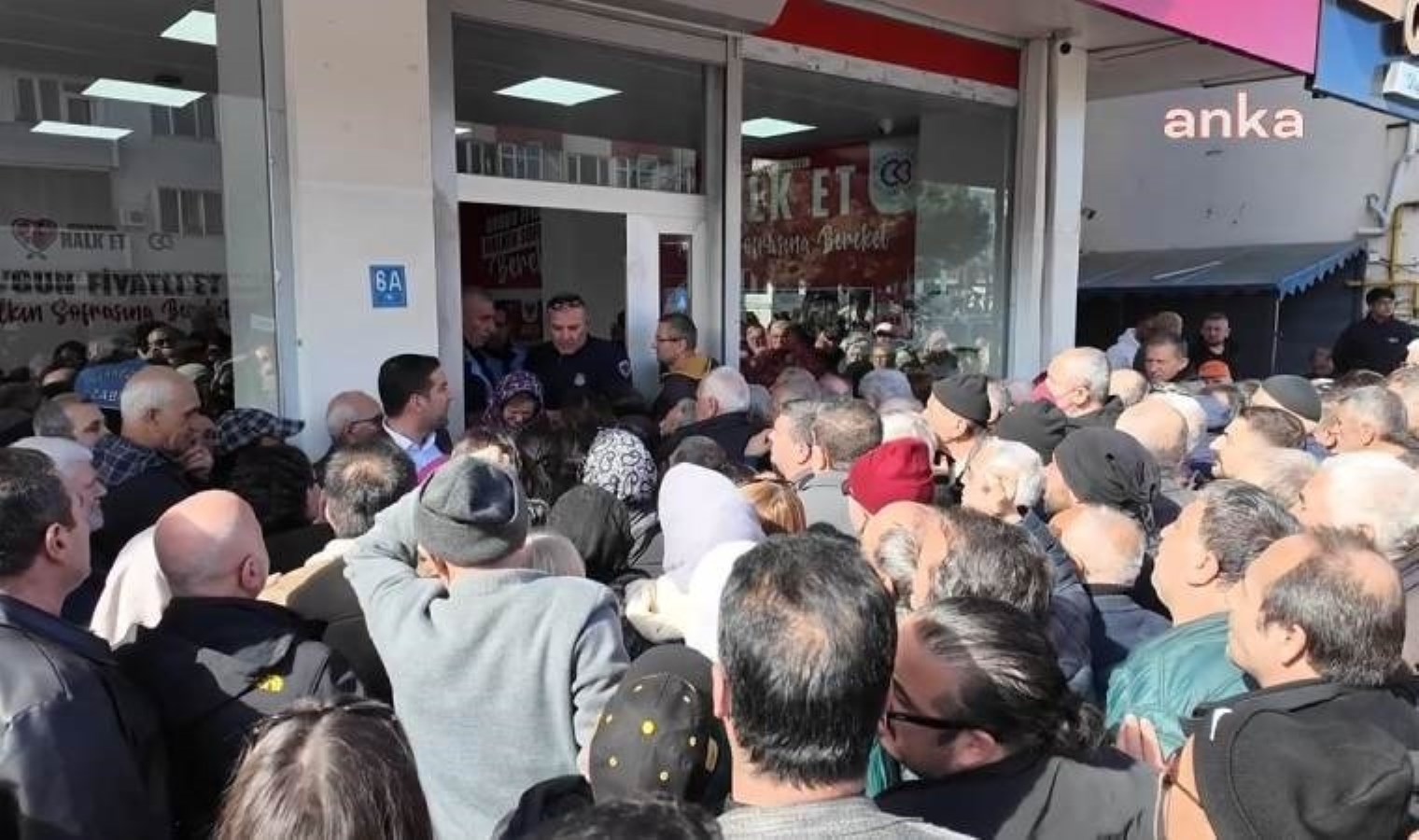 Çerkezköy’de belediye Halk Et Market açtı: Kapıda izdiham oluştu