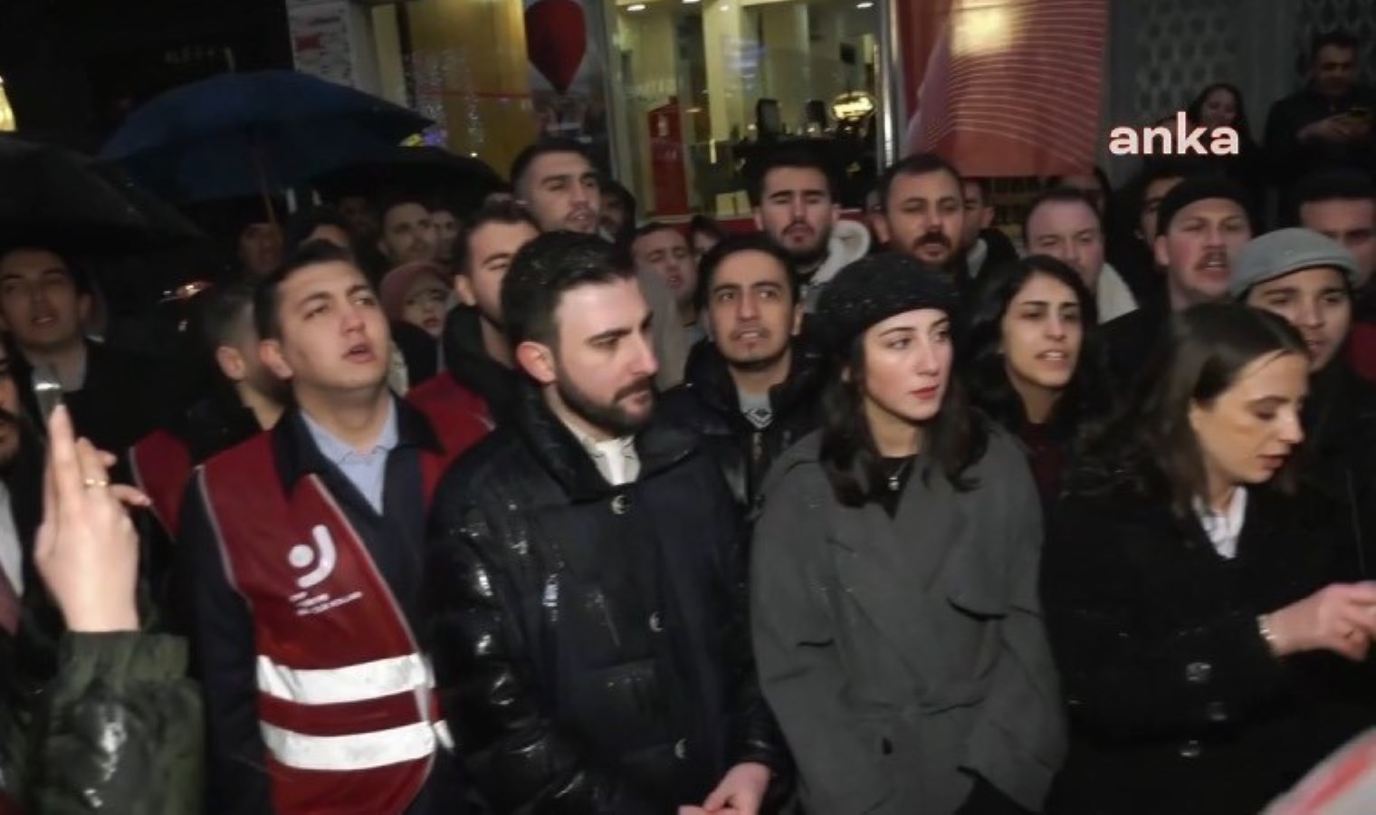 CHP’li gençler TSK’dan ihraç edilen teğmenlere destek verdi: ‘Mustafa Kemal’in askerleriyiz’ demek suç değildir, olamaz