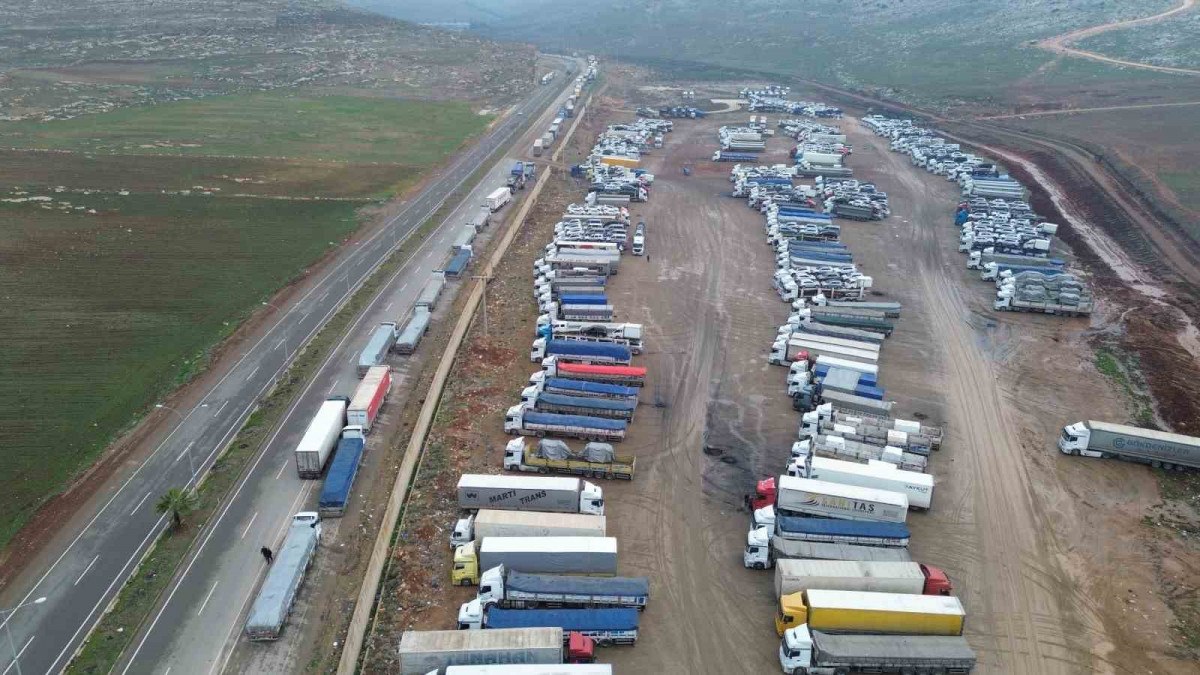 Cilvegözü’nde devasa tır kuyrukları