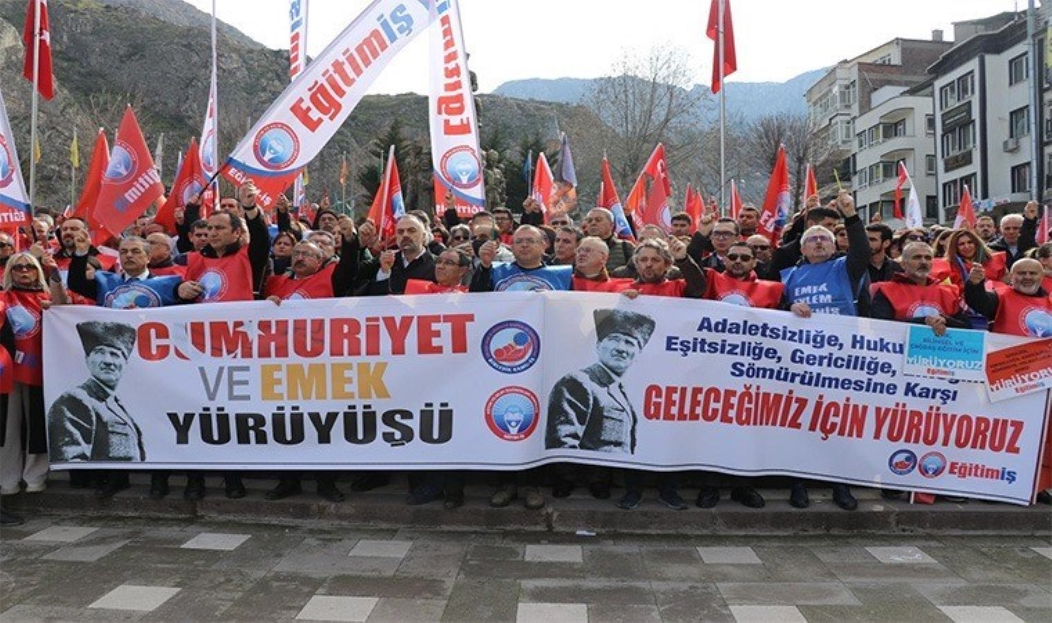 Cumhuriyet ve Emek Yürüyüşü