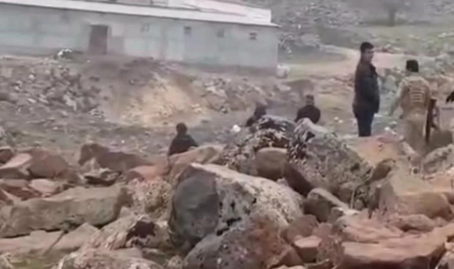 Diyarbakır’da komşu kavgası katliama dönüştü: 3 ölü, 5 yaralı