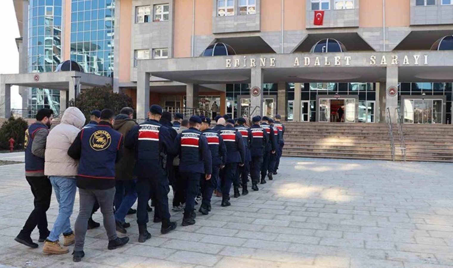 Edirne’de köy arazisi usulsüz satıldı: Eski muhtar ve 8 kişi tutuklandı