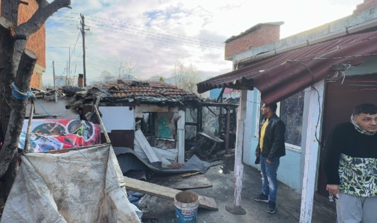 Edirne’de müstakil evde çıkan yangın yandaki eve sıçradı!