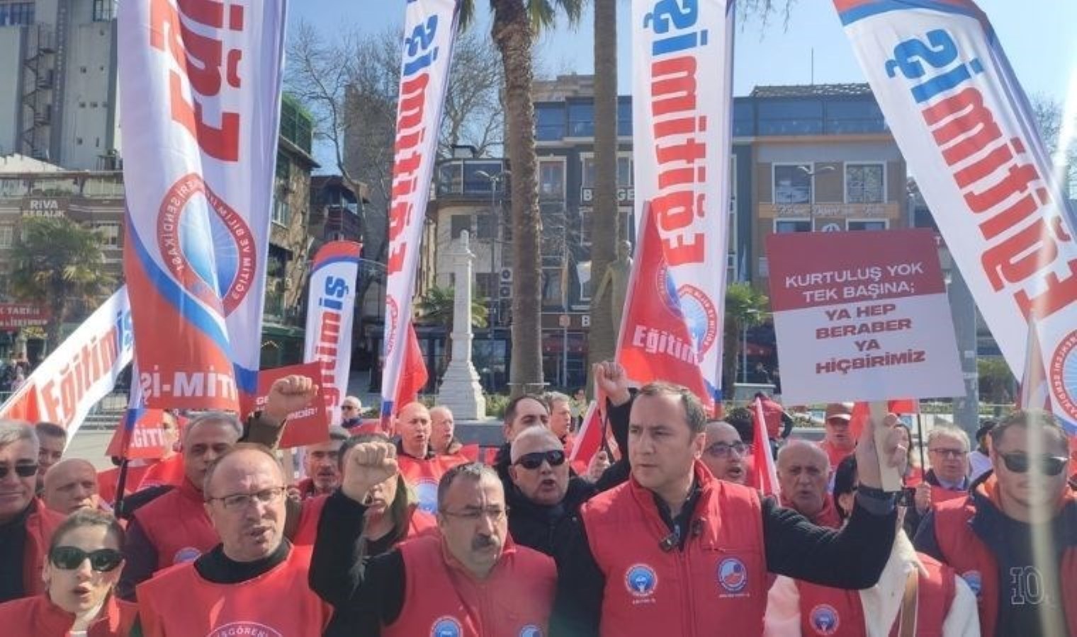 Eğitim-İş Genel Başkanı Kadem Özbay, Balıkesir’den MEB’e yüklendi: ‘Çocuk işçi bulma bürosuna dönüştü ‘