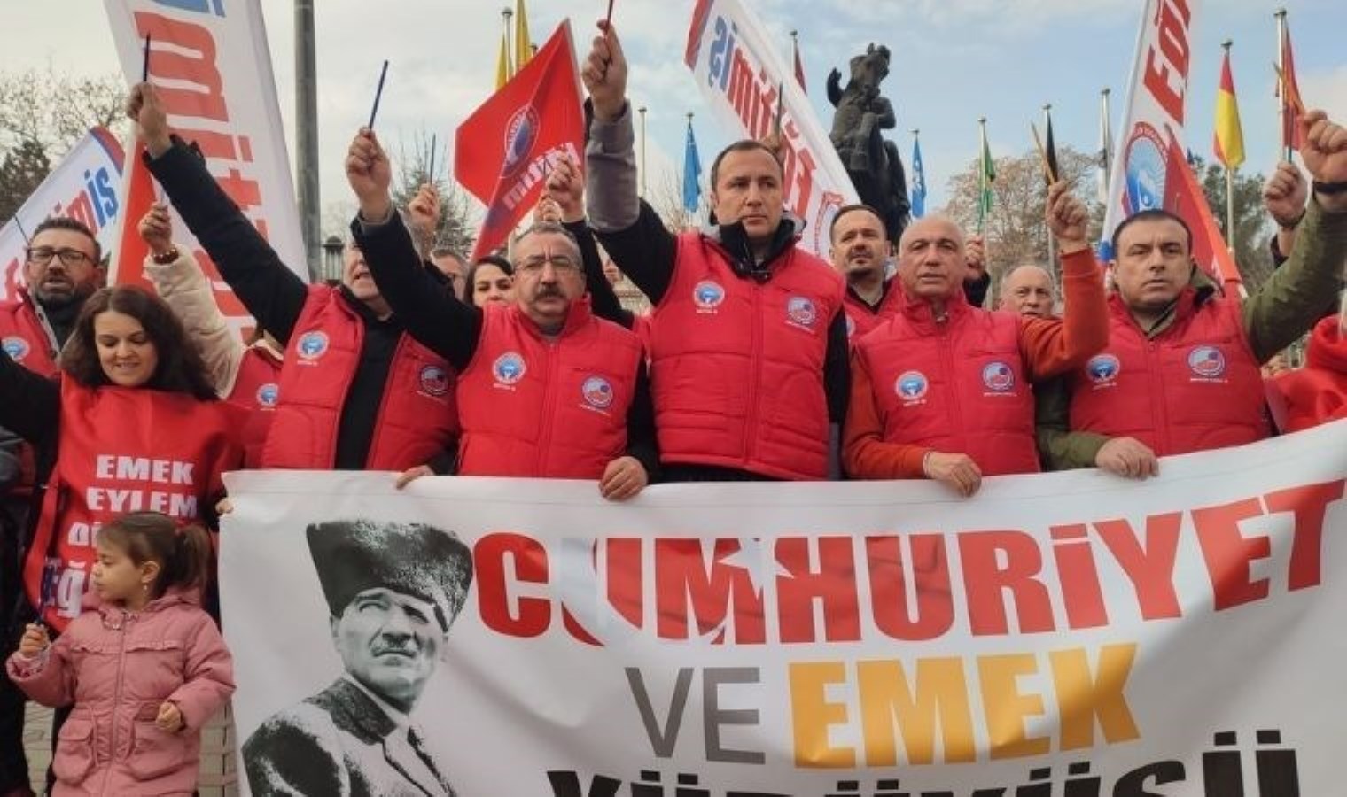 Eğitim-İş Genel Başkanı Kadem Özbay Polatlı’dan seslendi: ‘Cumhuriyetin mirasını yağmalıyorlar’