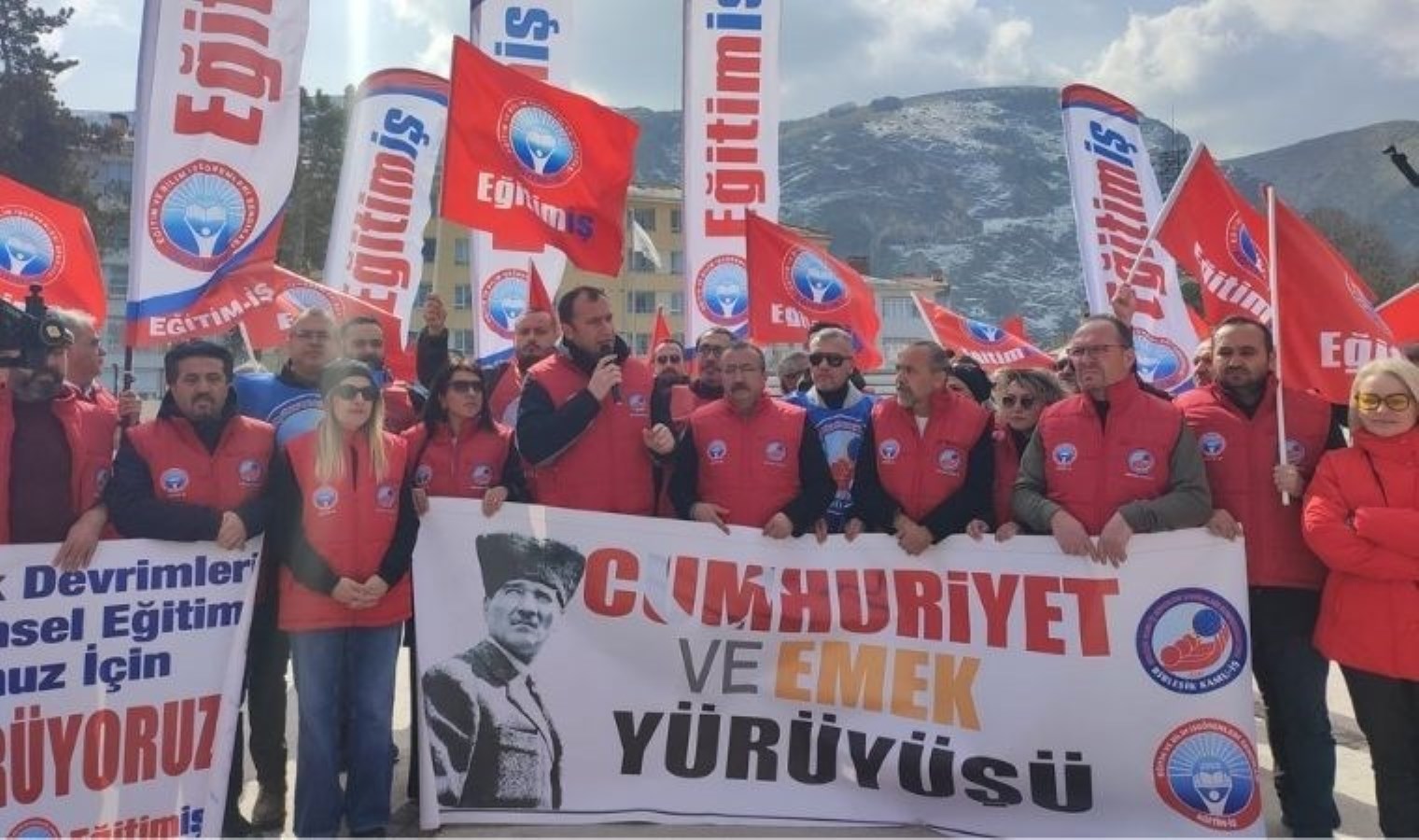 Eğitim-İş Genel Başkanı Kadem Özbay’dan iktidara tepki: ‘Atatürk ismine tahammülünüz yok’