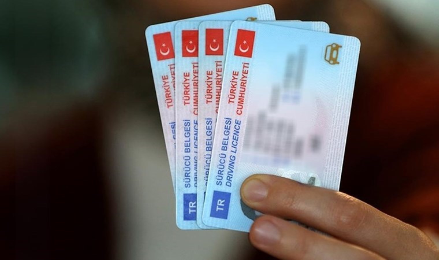 Ehliyet sınavında usulsüzlük: 3 kişi yakalandı