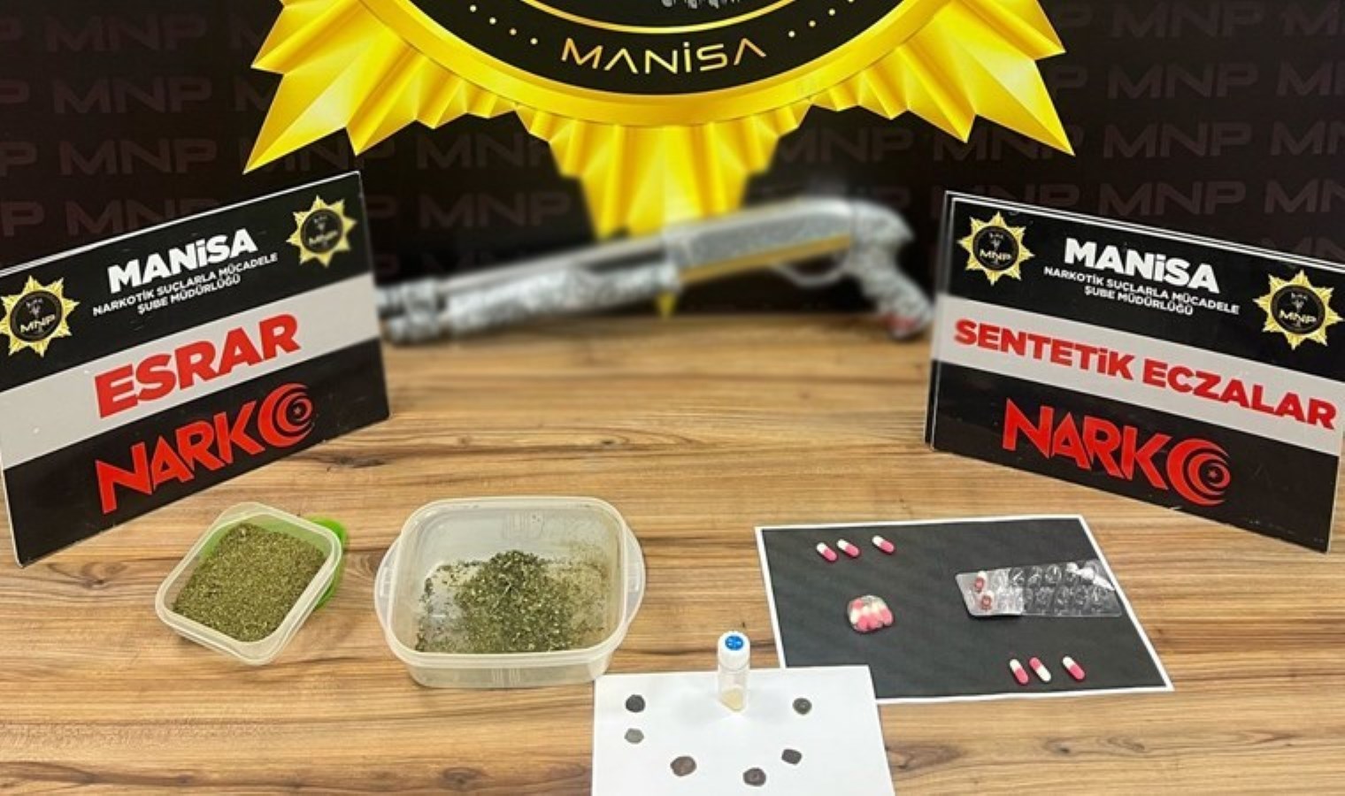 Ekiplerden ‘sokak analizli’ uyuşturucu baskını: 11 tutuklama