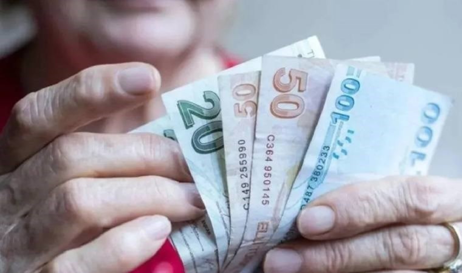 Emekliye bayram ikramiyesi için tarih belli oldu