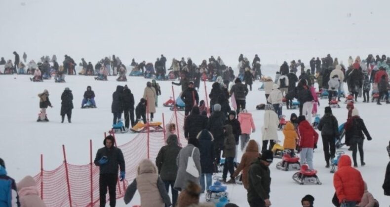 Erciyes’e ziyaretçi akını: Pistler doldu