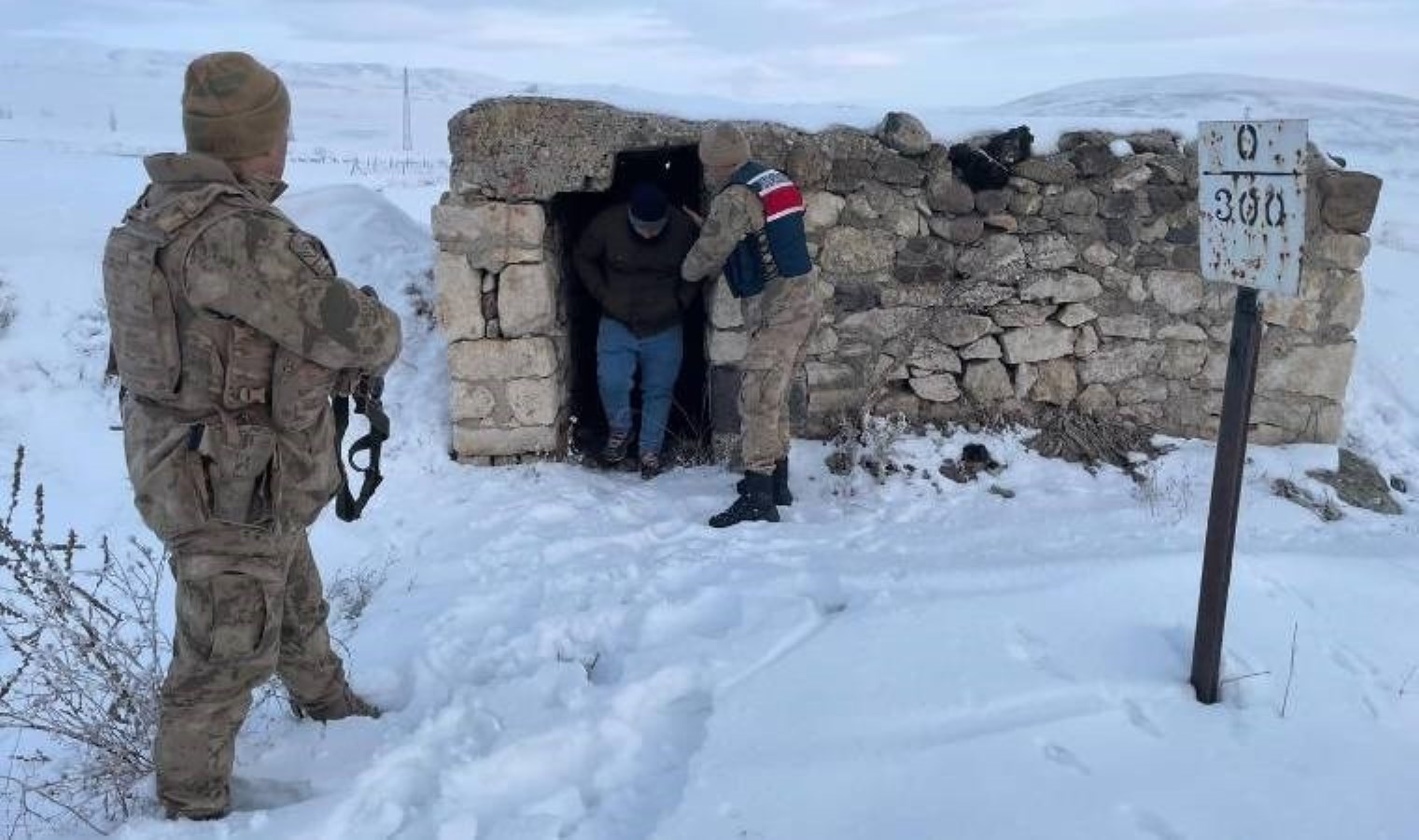Erzurum’da 51 düzensiz göçmen yakalandı: 11 tutuklama!