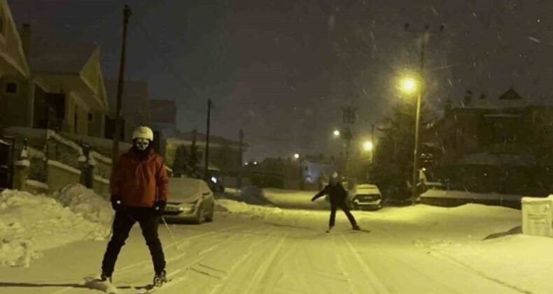 Erzurum’da kar keyfi: Sokaklar kayak pistine döndü