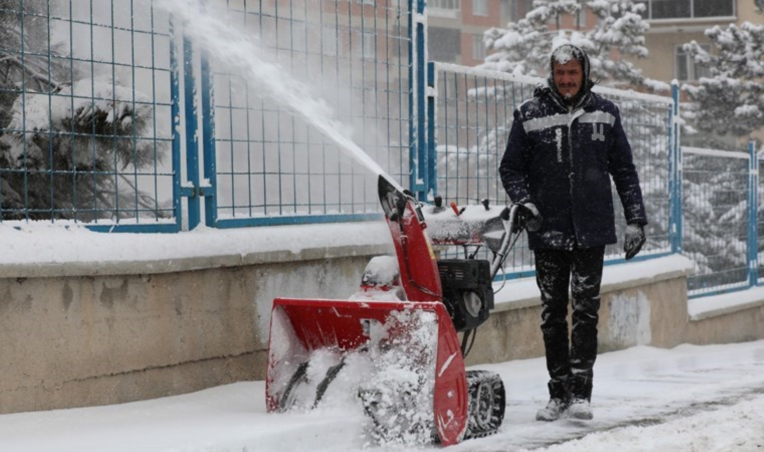 Erzurum’da ‘kar yağışı’ etkisi: 995 köy yolu ulaşıma kapalı