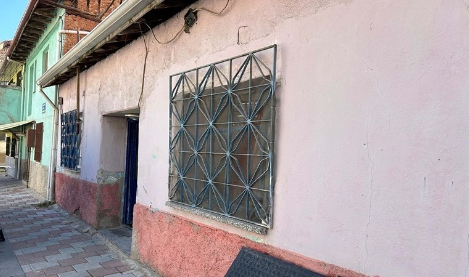 Evlat dehşeti… Babasını sırtından bıçaklayarak öldürdü!