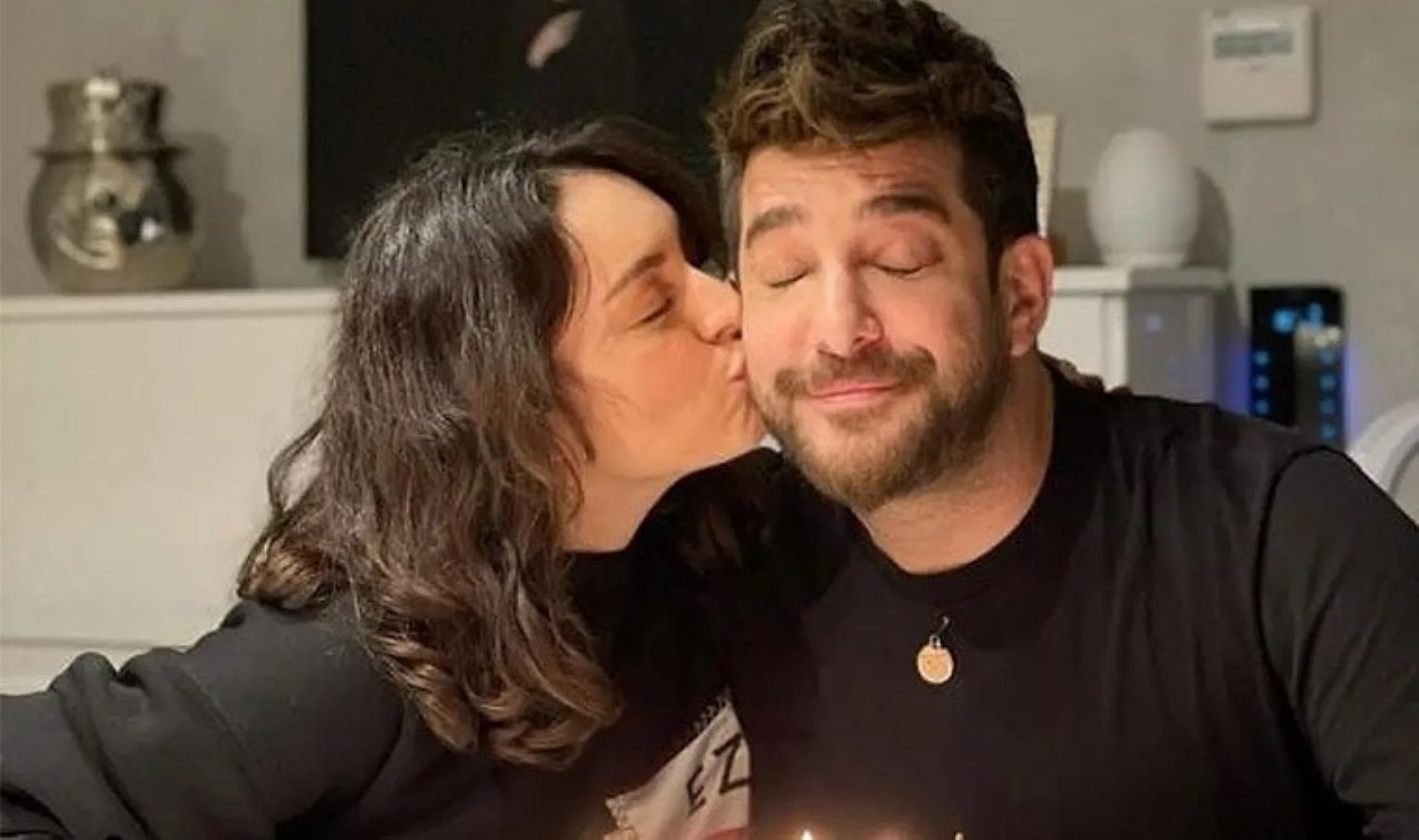 Ezgi Mola ve Enis Arıkan arasında soğuk rüzgarlar esiyor: ‘Onunla alakam yok’