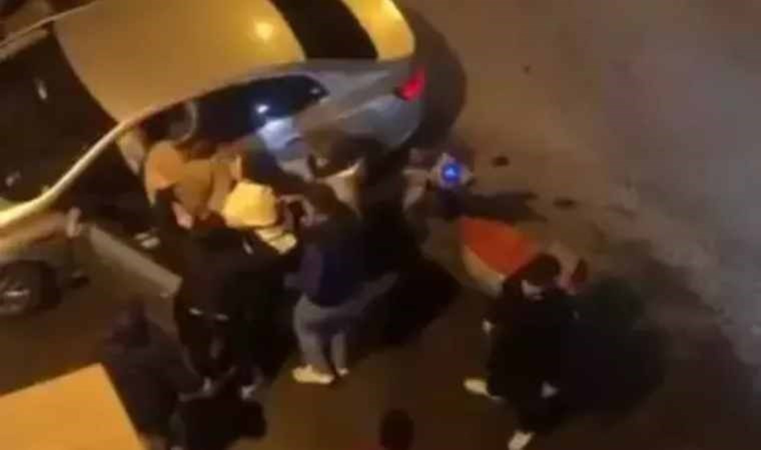 Gaziosmanpaşa’da yol verme kavgası! ‘Eşim hasta, yapmayın’ diye feryat etti